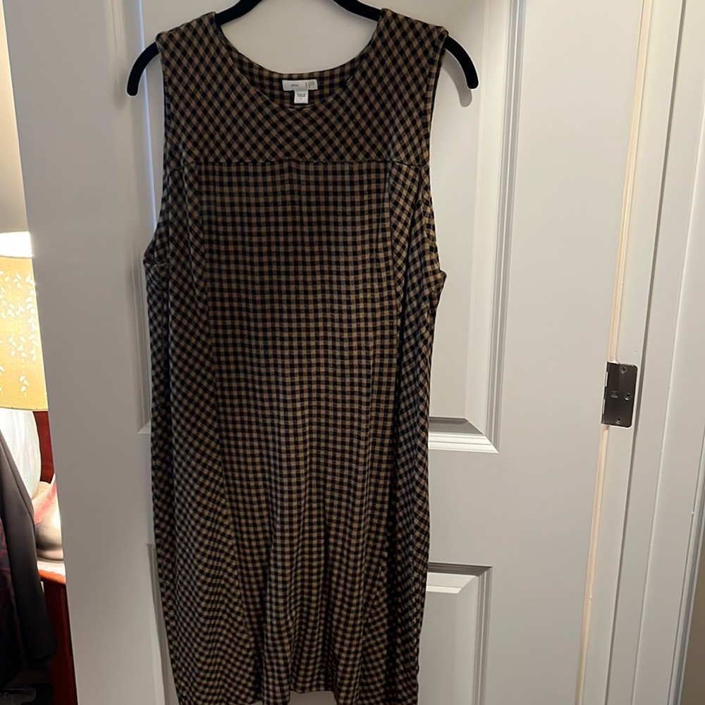 Camel/black check sleeveless dress